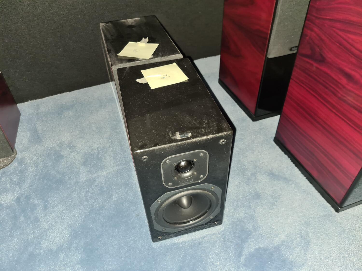 Lot Indiana Line speakers