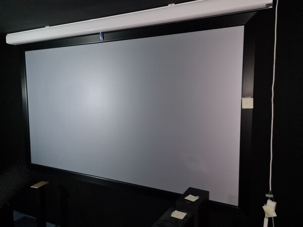 23#7255 Proiettore Sony e telo proiezione Skyfix in vendita - foto 3