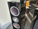 Image 2 - Pair of Kef speakers - Lot 33 (Auction 7255)