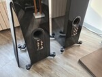 Image 4 - Pair of Kef speakers - Lot 33 (Auction 7255)
