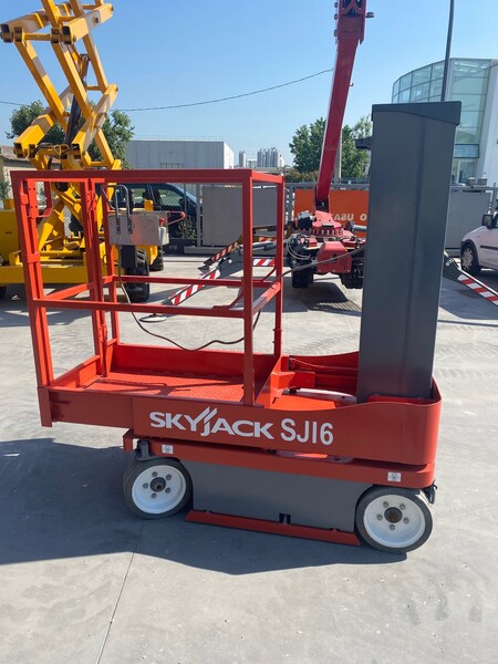 3#7271 Piattaforma aerea Skyjack SJ16 in vendita - foto 1