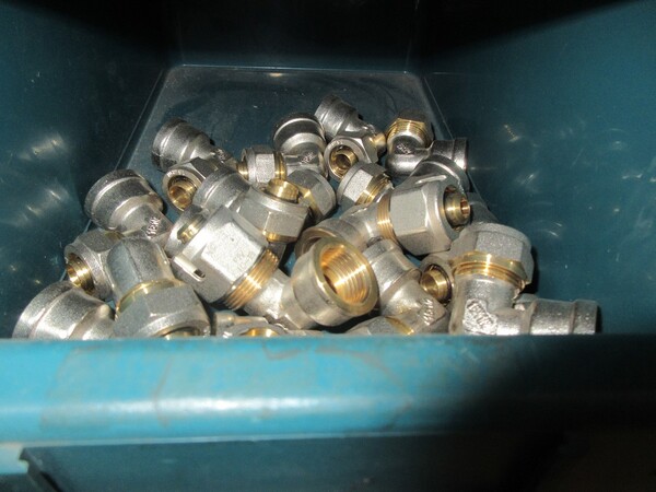 1#7274 Minuteria termo-idraulica e stigliature in vendita - foto 36