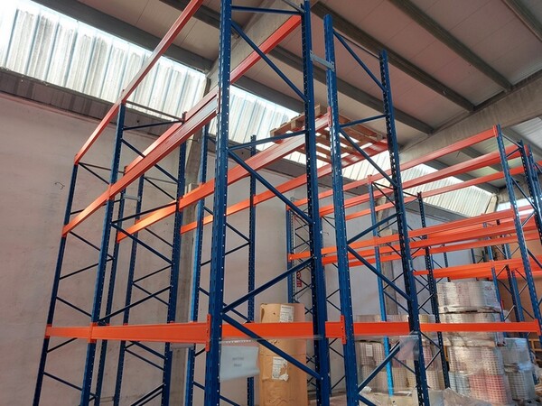 Logistica in vendita