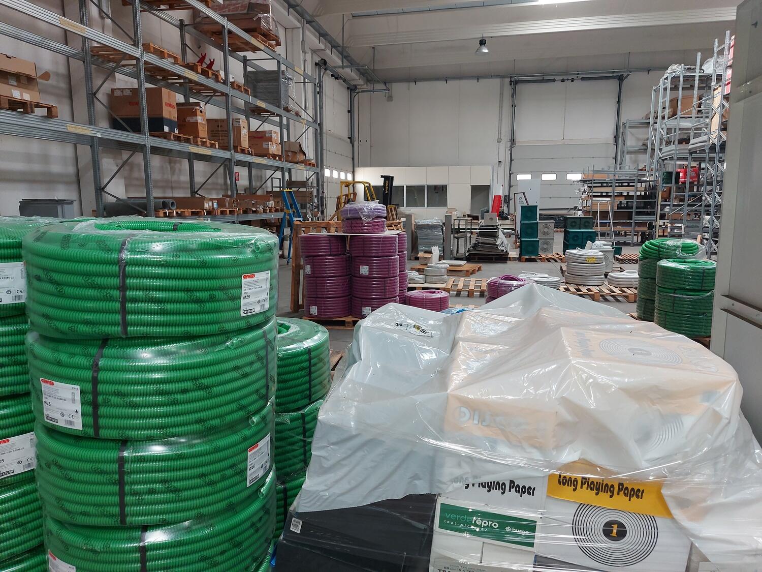 Lot Electrical equipment