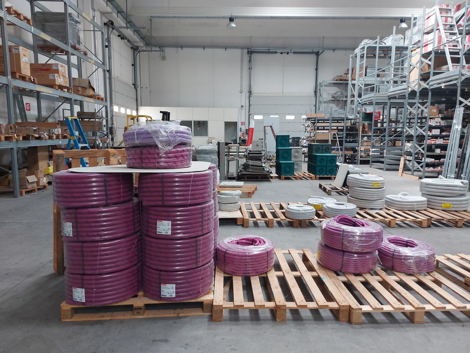 Lot Electrical equipment