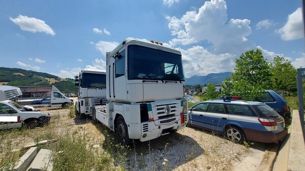 23#7305 Trattore stradale Renault Magnum in vendita - foto 3