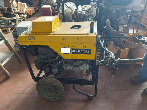 30#7333 Motosaldatrice Generators e blocco motore Lombardini in vendita - foto 2