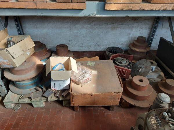 31#7333 Scaffalatura con componentistica gruppi elettrogeni in vendita - foto 9