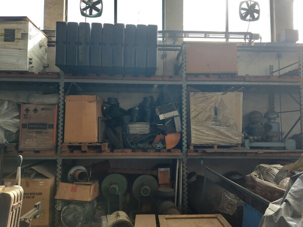 31#7333 Scaffalatura con componentistica gruppi elettrogeni in vendita - foto 11