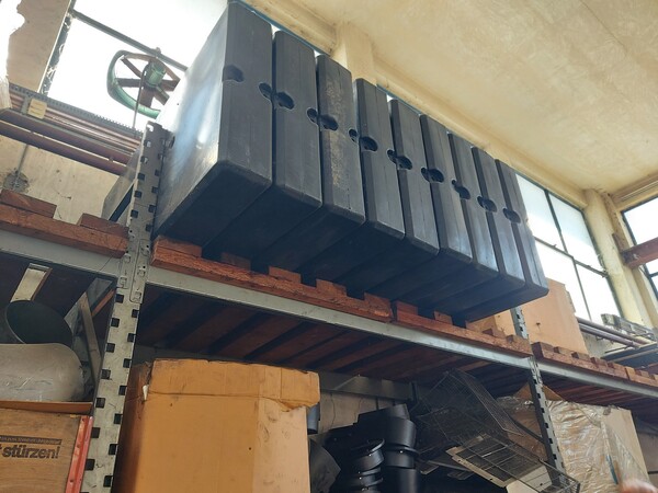 31#7333 Scaffalatura con componentistica gruppi elettrogeni in vendita - foto 16