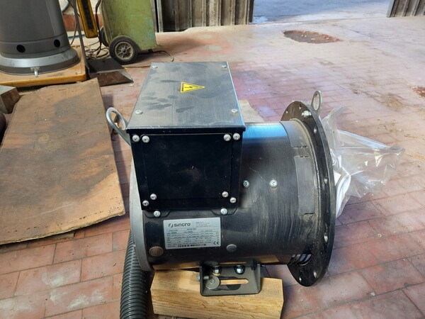 31#7333 Scaffalatura con componentistica gruppi elettrogeni in vendita - foto 19