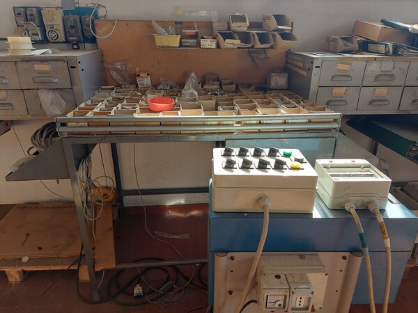 48#7333 Attrezzature e materiali da officina elettrica in vendita - foto 11