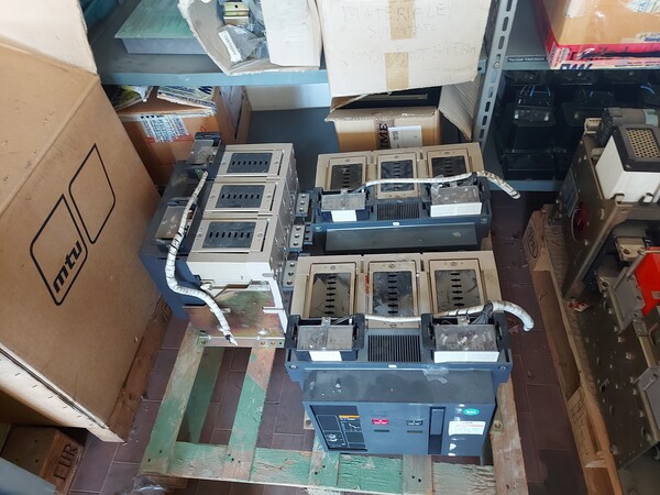 48#7333 Attrezzature e materiali da officina elettrica in vendita - foto 45