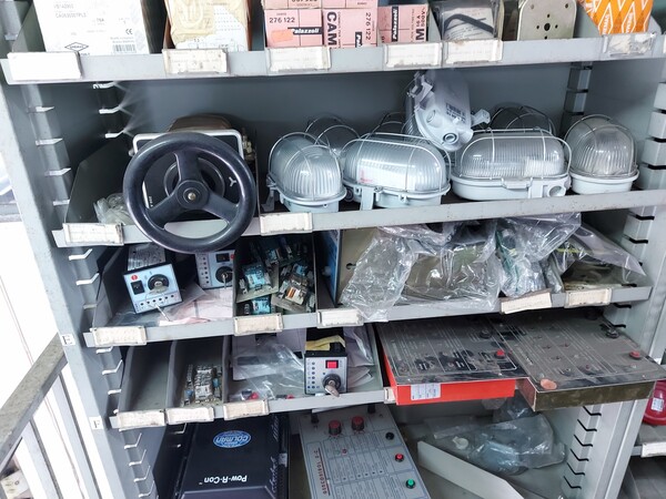 8#7333 Ricambi meccanici ed elettrici in vendita - foto 23