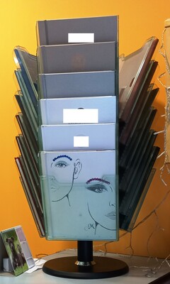 Lot Revolving magazine rack