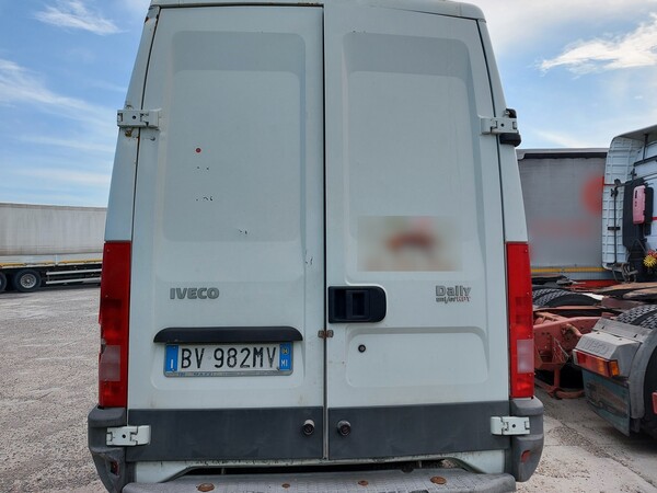 27#7342 Autocarro Iveco Daily 35C15A in vendita - foto 4