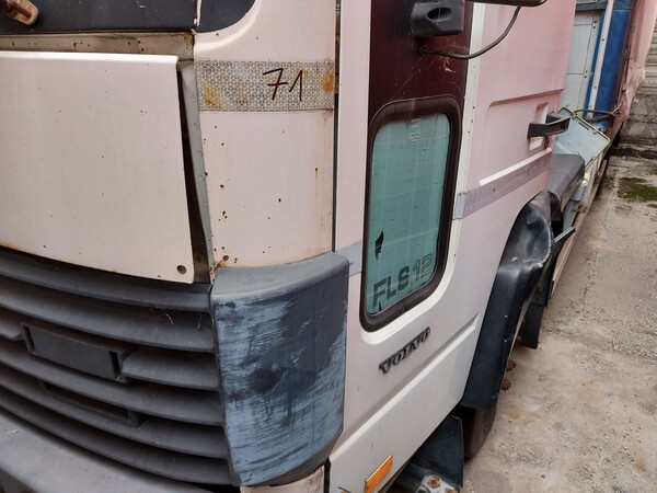 71#7342 Autocarro Volvo FL614 4X2 in vendita - foto 1