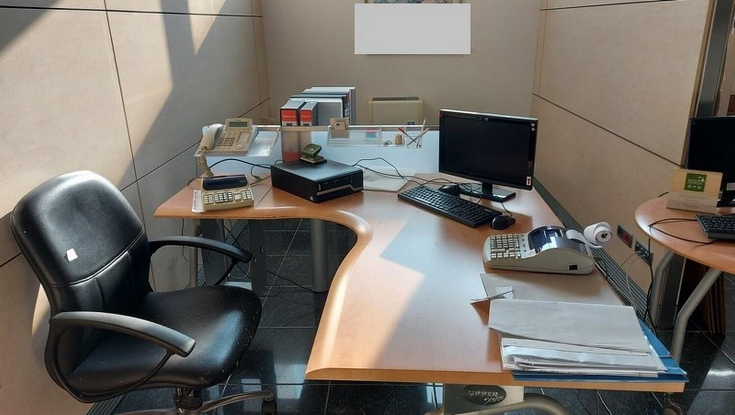 Lot Office furniture and equipment