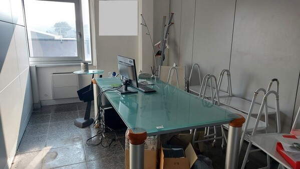 2#7345 Arredi ed attezzatura da ufficio in vendita - foto 5