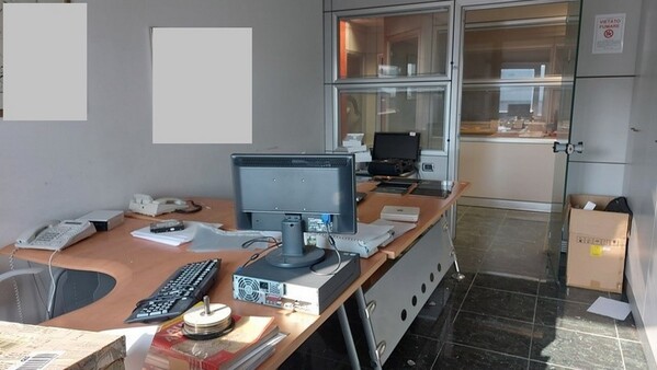 2#7345 Arredi ed attezzatura da ufficio in vendita - foto 12