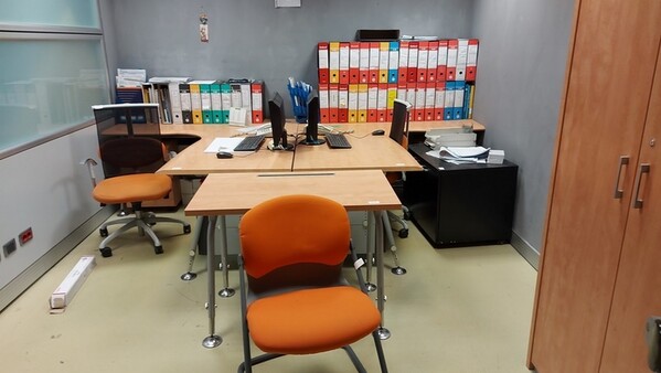 4#7345 Arredi ed attezzatura da ufficio in vendita - foto 1