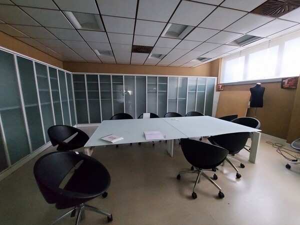 6#7345 Arredi ed attezzatura da ufficio in vendita - foto 1
