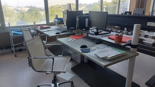 6#7345 Arredi ed attezzatura da ufficio in vendita - foto 21
