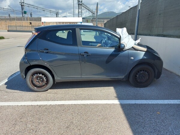 1#7350 Autovettura Toyota Aygo in vendita - foto 1