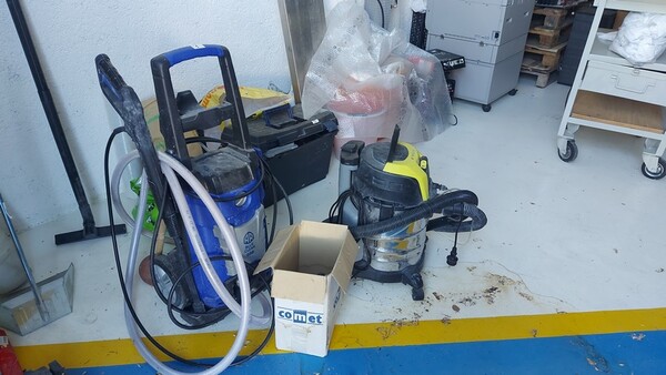 2#7363 Attrezzature officina e arredi da ufficio in vendita - foto 3