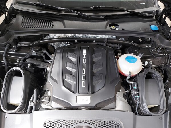 1#7377 Autovettura Porsche Macan GTS in vendita - foto 25