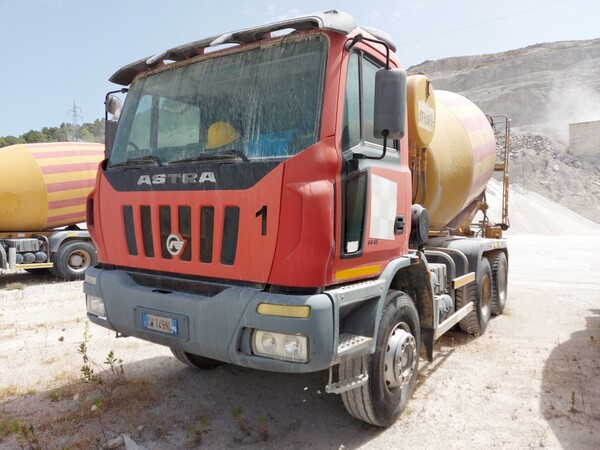 1#7383 Autobetoniera Astra in vendita - foto 1