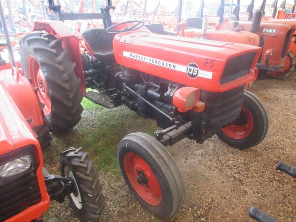 82#7395 Trattore agricolo con arco di protezione Massey Ferguson in vendita - foto 2