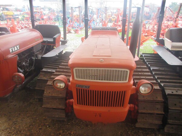 85#73950 Trattore agricolo cingolato Fiat con arco di protezione in vendita - foto 3