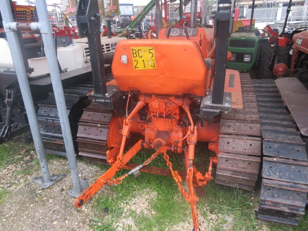 85#73950 Trattore agricolo cingolato Fiat con arco di protezione in vendita - foto 5