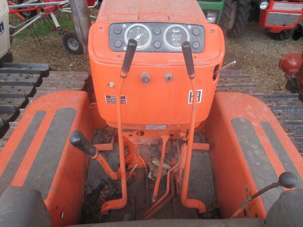 85#73950 Trattore agricolo cingolato Fiat con arco di protezione in vendita - foto 6