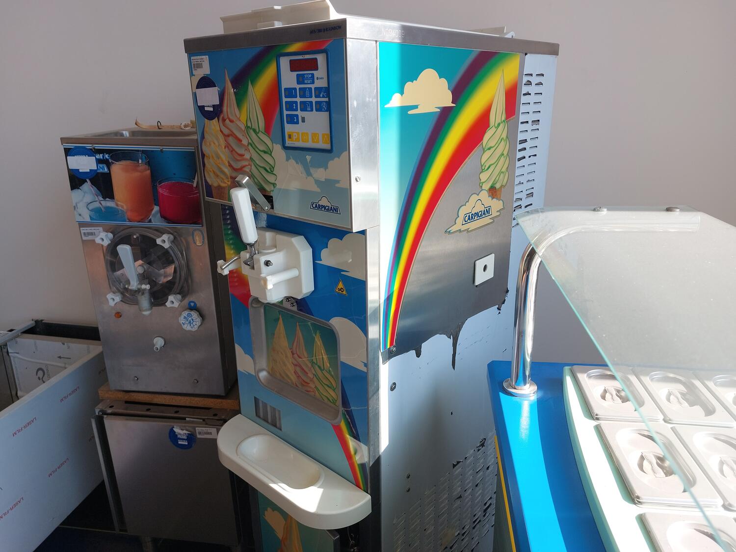 Lot Carpigiani ice cream machine