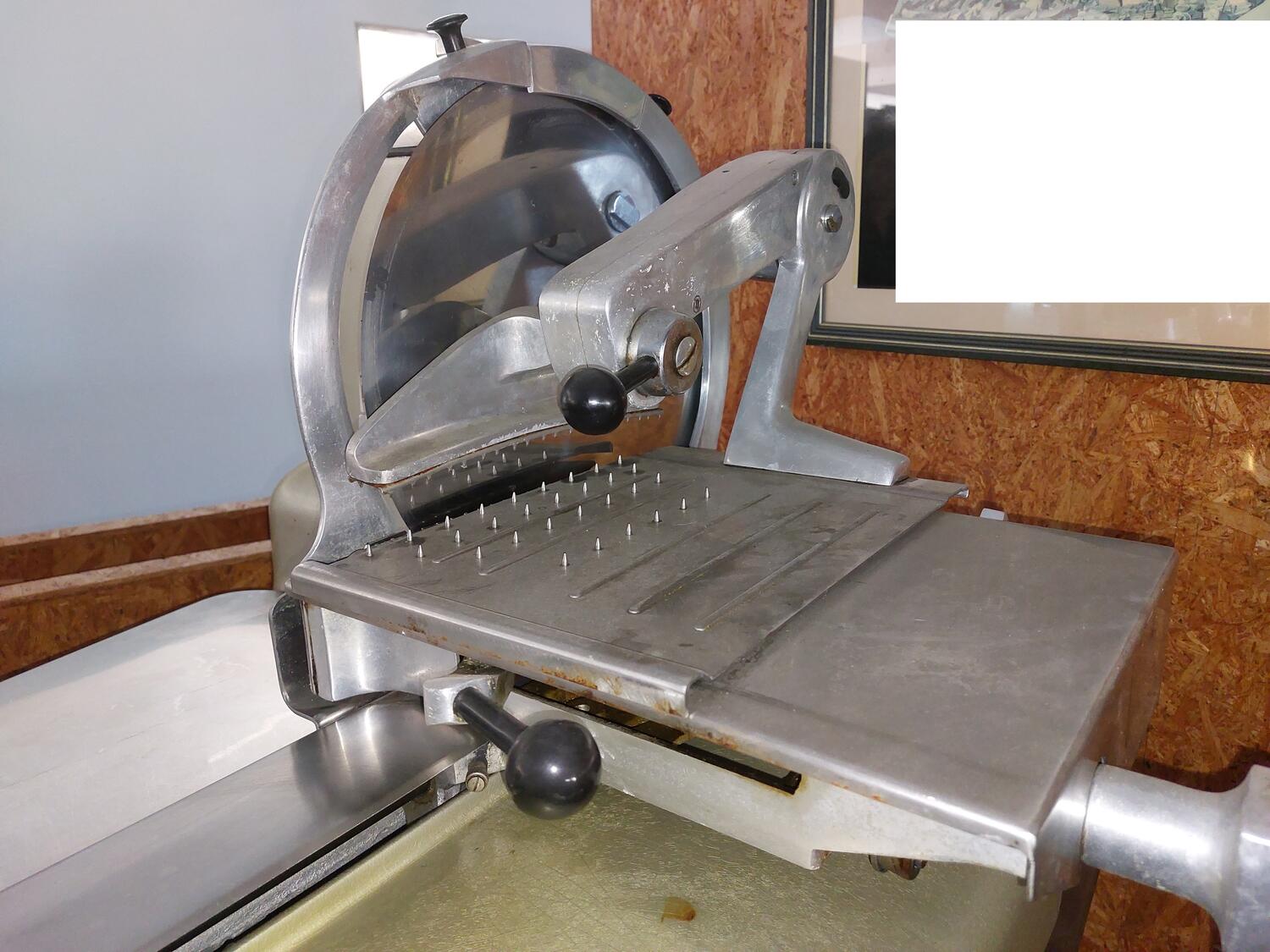 Lot Omas electric cured meat slicer