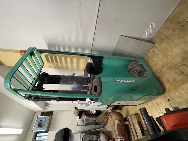 Carrelli elevatori in vendita