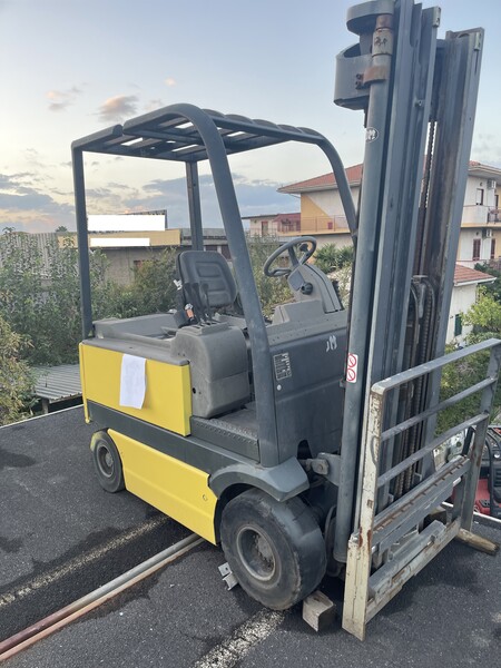 Carrelli elevatori in vendita
