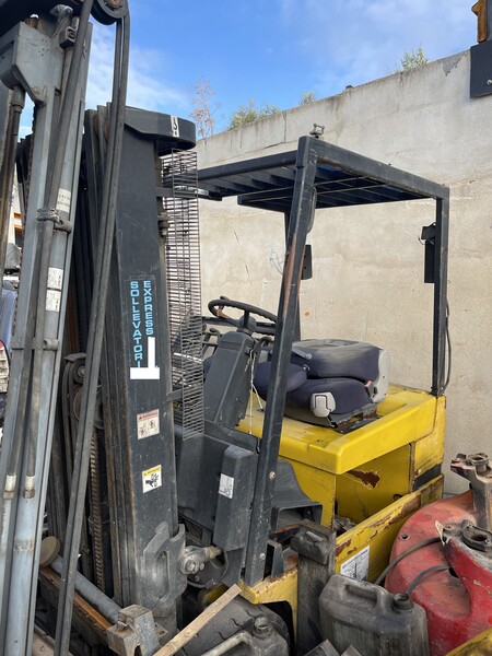 Carrelli elevatori in vendita