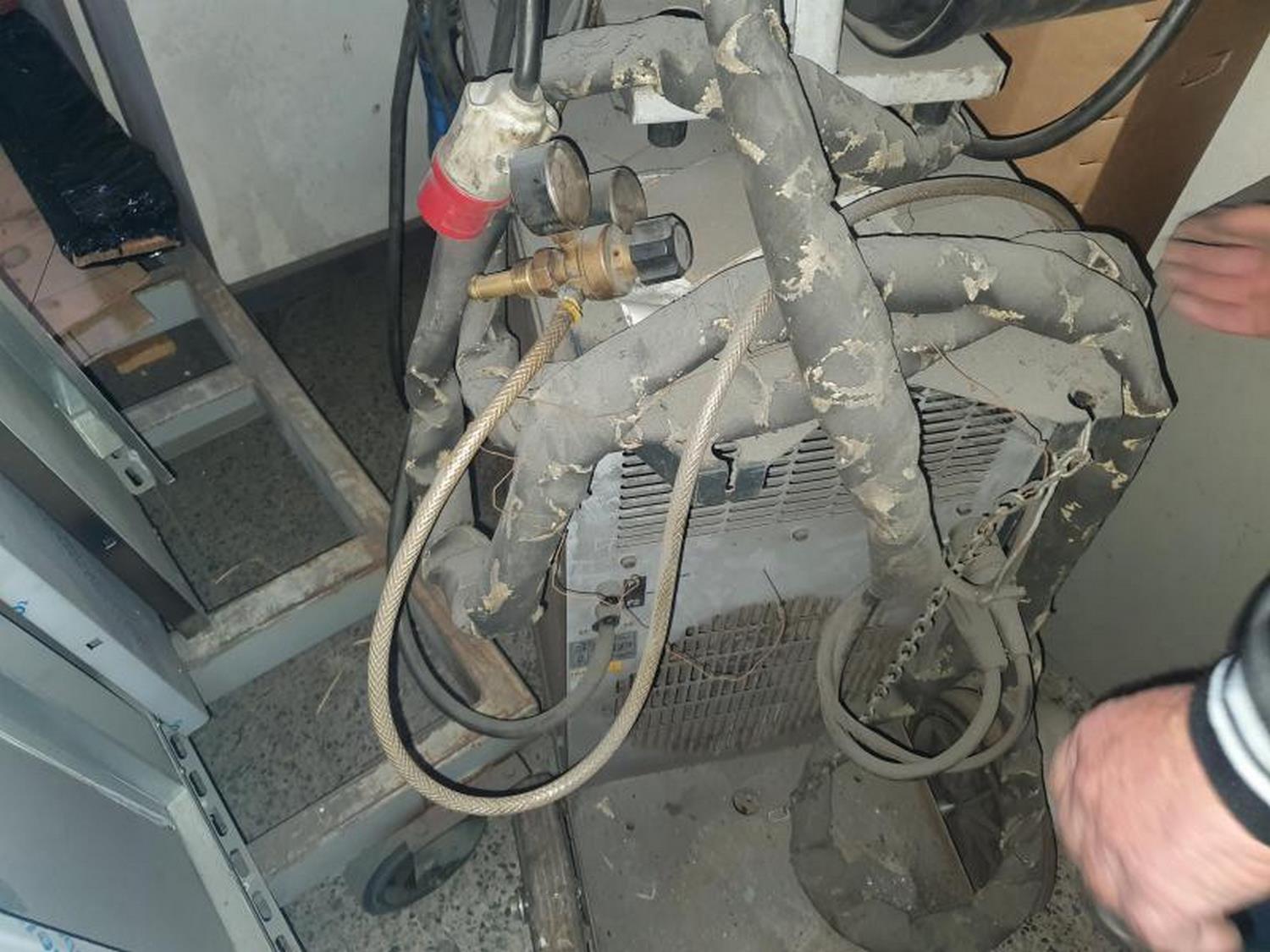 Lot Continuous wire welding machine