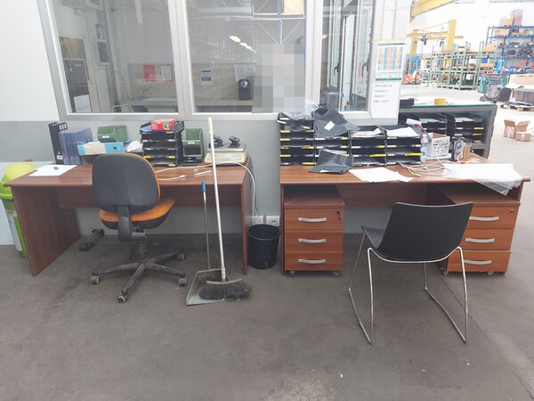 11#7405 Attrezzatura da officina e arredi ufficio in vendita - foto 7