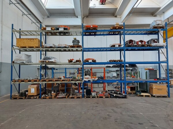 11#7405 Attrezzatura da officina e arredi ufficio in vendita - foto 43