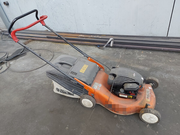 6#7405 Tosaerba ST SpA e tagliasiepe DeWalt in vendita - foto 7