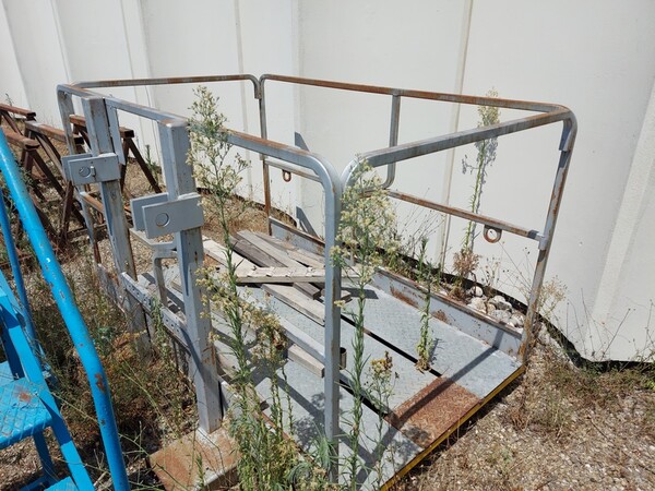 97#7405 Attrezzature e rimanenze di produzione in vendita - foto 4