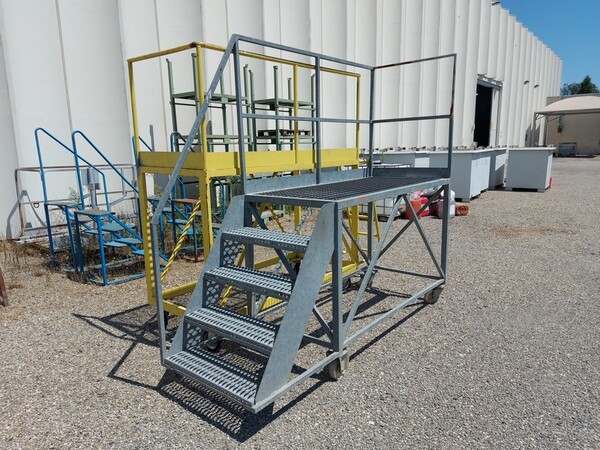 97#7405 Attrezzature e rimanenze di produzione in vendita - foto 8