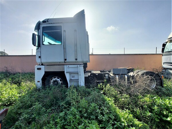 17#7408 Trattore stradale Renault in vendita - foto 3