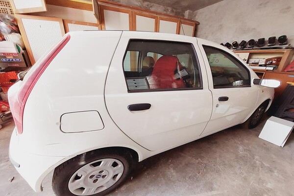12#7415 Autovettura Fiat Punto in vendita - foto 4