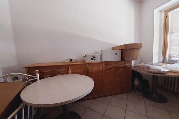 13#7415 Arredi e attrezzature per uffici e arredi casa in vendita - foto 50