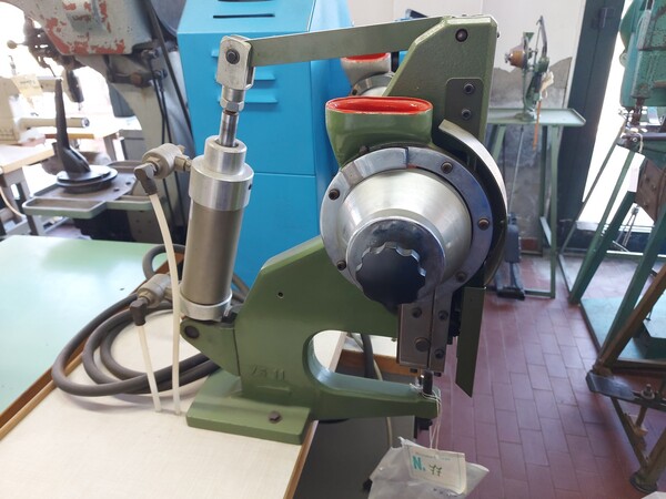 1#7419 Macchine per cucire in vendita - foto 21